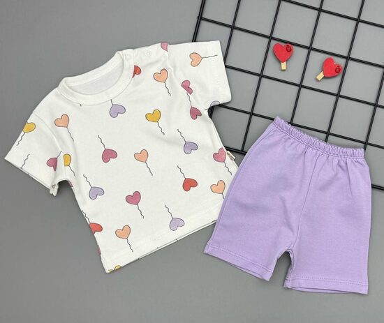 Komplekts ar violetiem šortiem