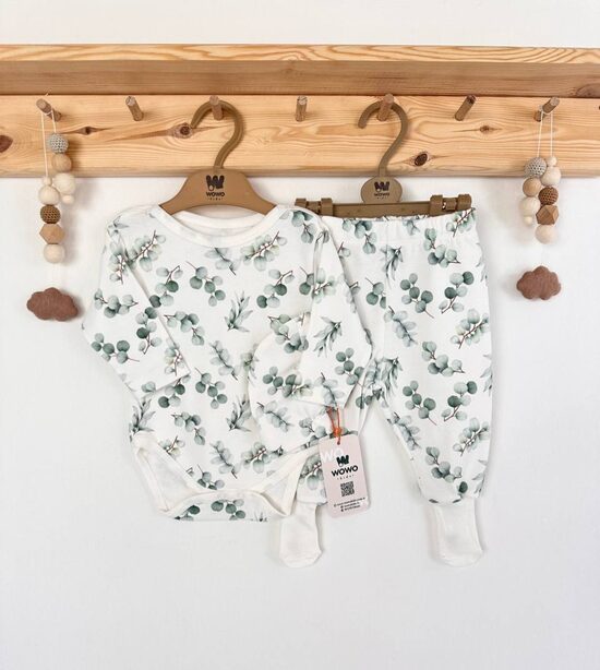 Komplekts ar iestrādātām zeķītēm