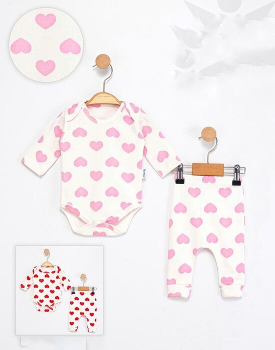 Komplekts ar rozā sirsniņām