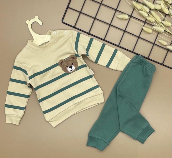 Zaļš komplekts ar biksēm