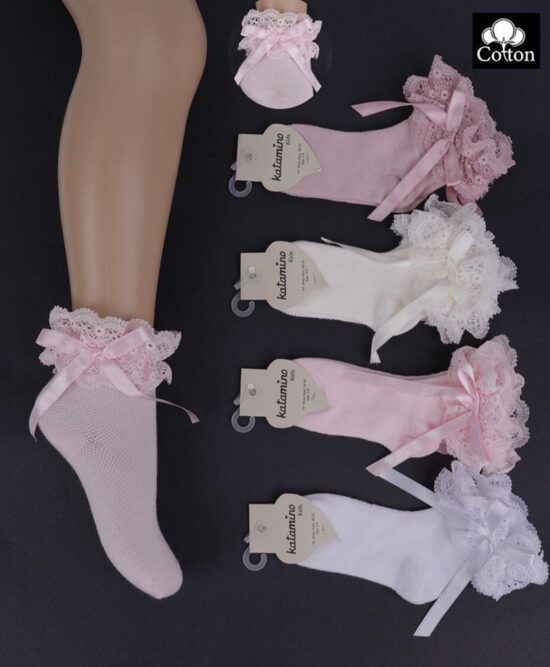 Zeķes ar mežģīni