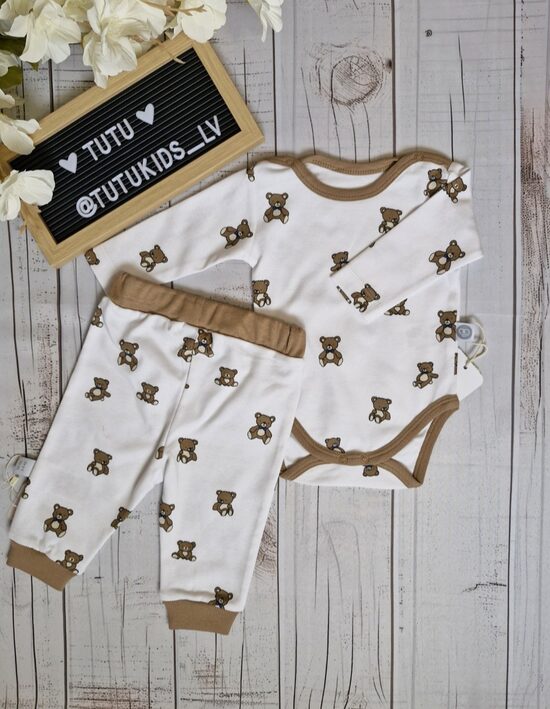 Balts komplekts ar lāčiem